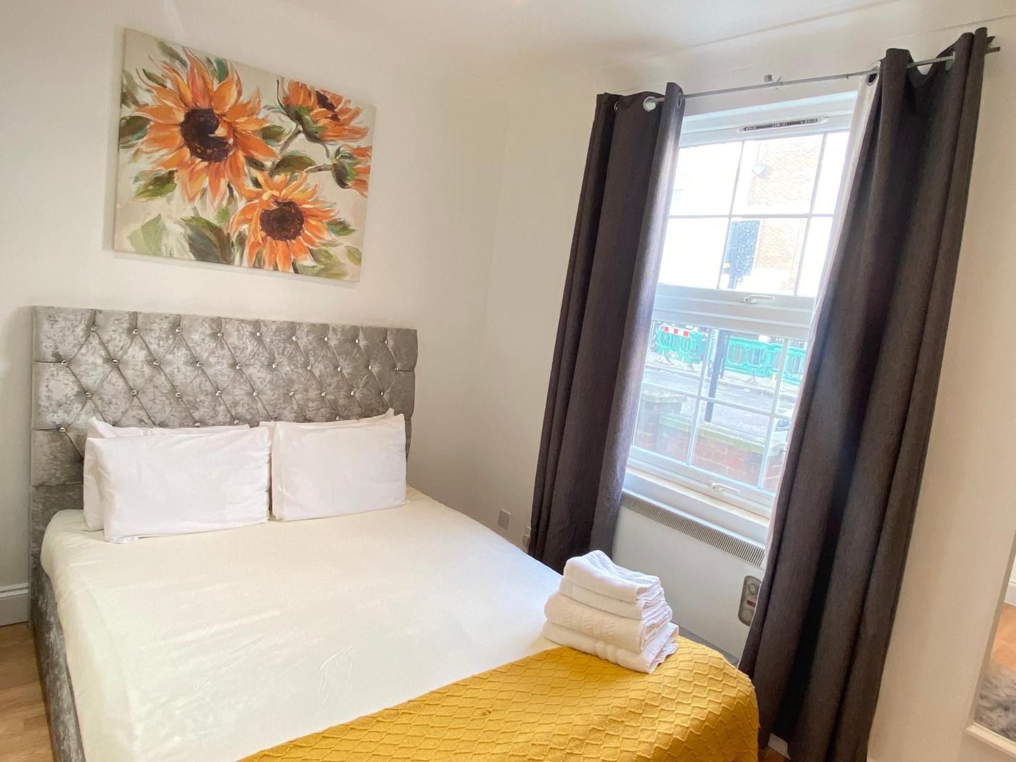 Lovely 2-bed Flat In Apartment