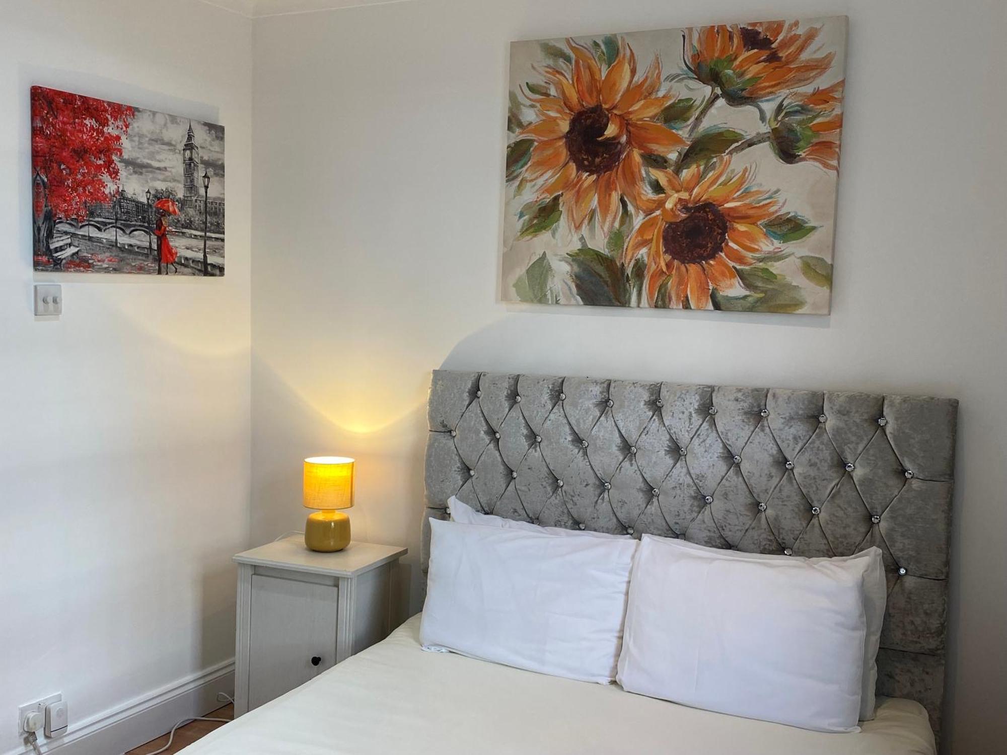 Lovely 2-bed Flat In Apartment London